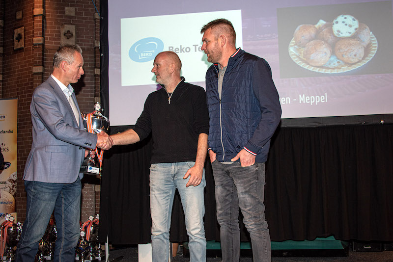 Oliebollen trofee: Echte Bakker Steenbergen – Meppel